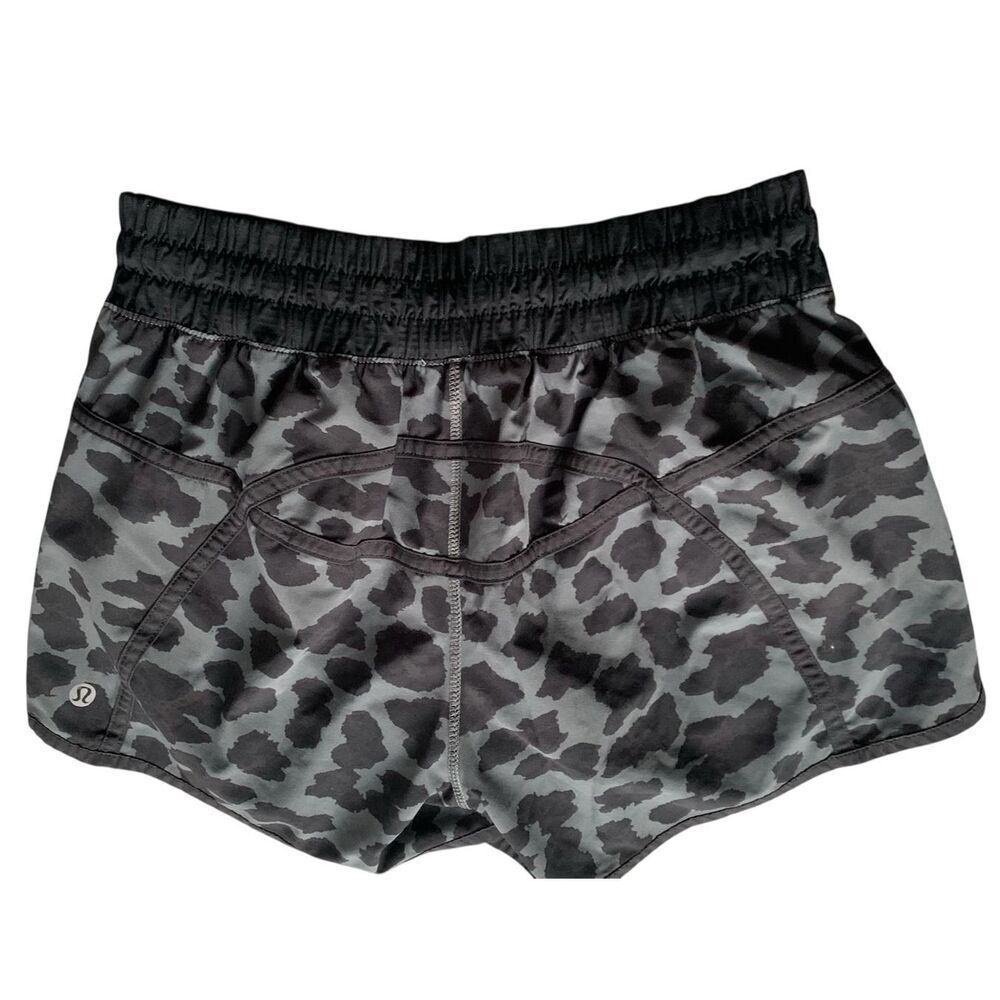 Lululemon Tracker Short III Stretch Lined black gray SHORTS sz 8